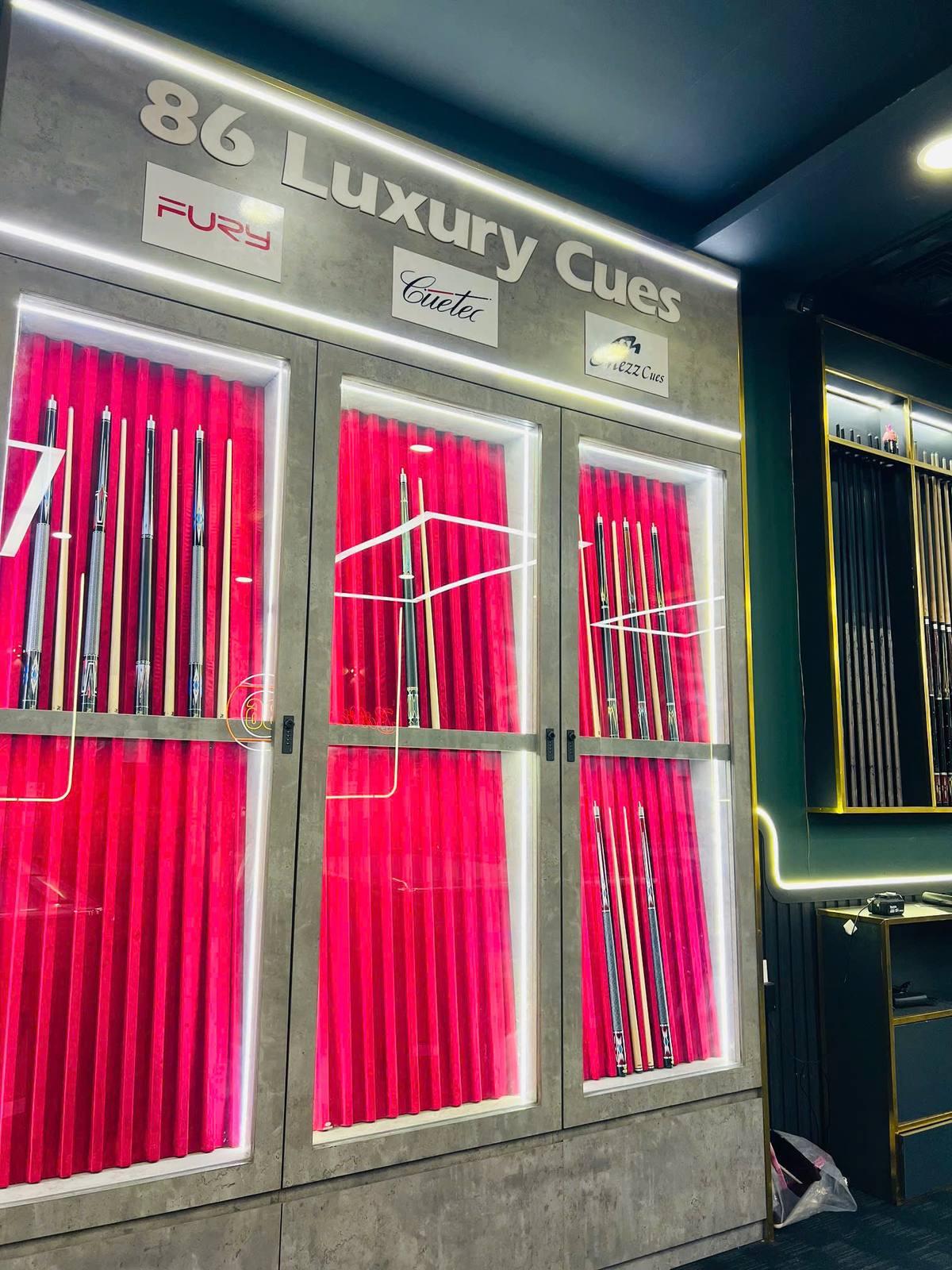 Tủ cơ 86 Luxury Cues — 86 Luxury Billiards 1