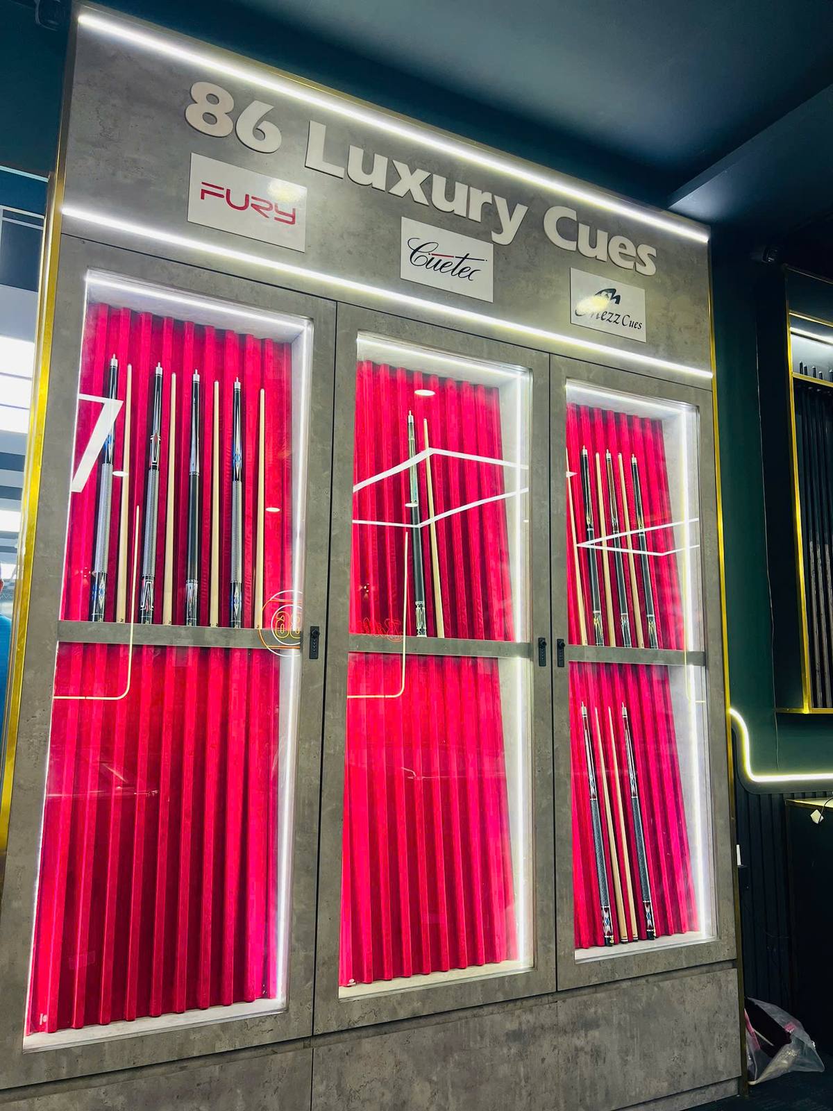 Tủ cơ 86 Luxury Cues — 86 Luxury Billiards 2